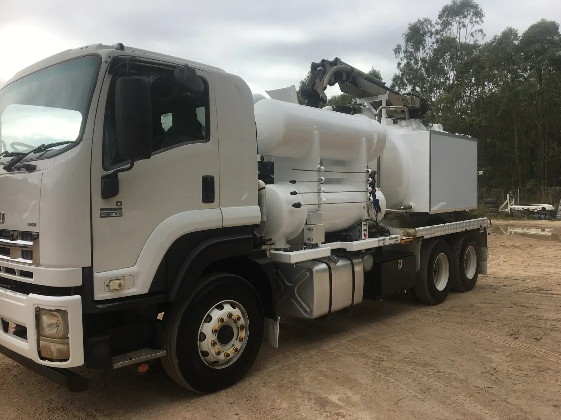 VACIT VAC 021TTF Isuzu vacuum excavation truck at the operations yard